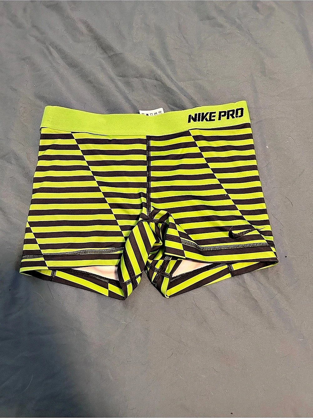 Nike Pro Compression Shorts Striped Athletic Shorts in Green & Black Size Small